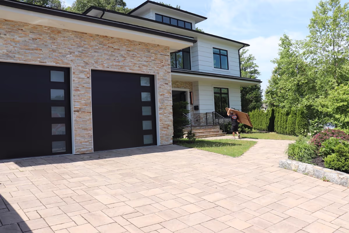 How to Buy and Sell a Home at the Same Time